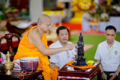 ภาพบรรยากาศพิธีบูชาครู-ครอบครูบูรพาจารย์ วัดจุฬามณี วันพุธที่ ๑๙ สิงหาคม ๒๕๖๙ — ภาพที่ 14