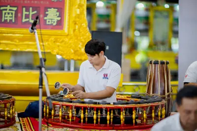 ภาพบรรยากาศพิธีบูชาครู-ครอบครูบูรพาจารย์ วัดจุฬามณี วันพุธที่ ๑๙ สิงหาคม ๒๕๖๙ — ภาพที่ 20