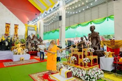 ภาพบรรยากาศพิธีบูชาครู-ครอบครูบูรพาจารย์ วัดจุฬามณี วันพุธที่ ๑๙ สิงหาคม ๒๕๖๙ — ภาพที่ 31