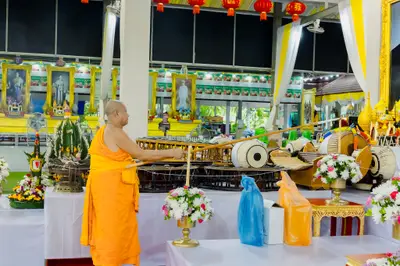 ภาพบรรยากาศพิธีบูชาครู-ครอบครูบูรพาจารย์ วัดจุฬามณี วันพุธที่ ๑๙ สิงหาคม ๒๕๖๙ — ภาพที่ 33