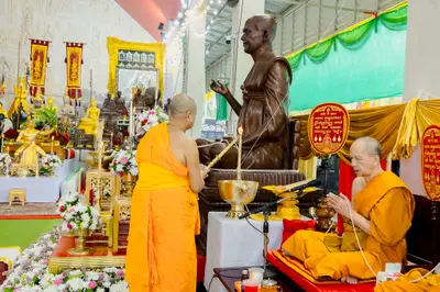 ภาพบรรยากาศพิธีบูชาครู-ครอบครูบูรพาจารย์ วัดจุฬามณี วันพุธที่ ๑๙ สิงหาคม ๒๕๖๙ — ภาพที่ 41
