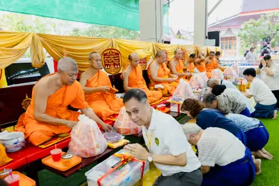 ภาพบรรยากาศพิธีบูชาครู-ครอบครูบูรพาจารย์ วัดจุฬามณี วันพุธที่ ๑๙ สิงหาคม ๒๕๖๙ — ภาพที่ 60