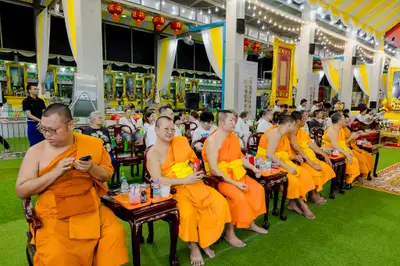 ภาพบรรยากาศพิธีบูชาครู-ครอบครูบูรพาจารย์ วัดจุฬามณี วันพุธที่ ๑๙ สิงหาคม ๒๕๖๙ — ภาพที่ 63