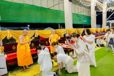 ภาพบรรยากาศพิธีบูชาครู-ครอบครูบูรพาจารย์ วัดจุฬามณี วันพุธที่ ๑๙ สิงหาคม ๒๕๖๙ — ภาพที่ 82