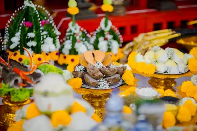 ภาพบรรยากาศพิธีบูชาครู-ครอบครูบูรพาจารย์ วัดจุฬามณี วันพฤหัสบดีที่ ๒๐ สิงหาคม ๒๕๖๙ — ภาพที่ 12