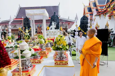 ภาพบรรยากาศพิธีบูชาครู-ครอบครูบูรพาจารย์ วัดจุฬามณี วันพฤหัสบดีที่ ๒๐ สิงหาคม ๒๕๖๙ — ภาพที่ 21
