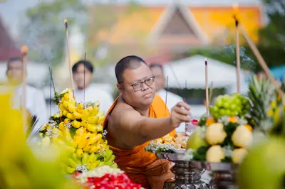 ภาพบรรยากาศพิธีบูชาครู-ครอบครูบูรพาจารย์ วัดจุฬามณี วันพฤหัสบดีที่ ๒๐ สิงหาคม ๒๕๖๙ — ภาพที่ 23