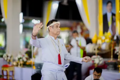 ภาพบรรยากาศพิธีบูชาครู-ครอบครูบูรพาจารย์ วัดจุฬามณี วันพฤหัสบดีที่ ๒๐ สิงหาคม ๒๕๖๙ — ภาพที่ 50