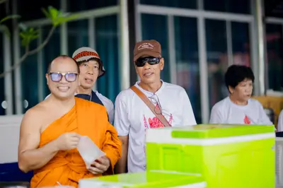 ภาพบรรยากาศพิธีบูชาครู-ครอบครูบูรพาจารย์ วัดจุฬามณี วันพฤหัสบดีที่ ๒๐ สิงหาคม ๒๕๖๙ — ภาพที่ 86
