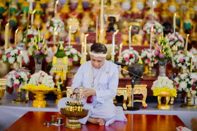 ภาพบรรยากาศพิธีบูชาครู-ครอบครูบูรพาจารย์ วัดจุฬามณี วันพฤหัสบดีที่ ๒๐ สิงหาคม ๒๕๖๙ — ภาพที่ 96