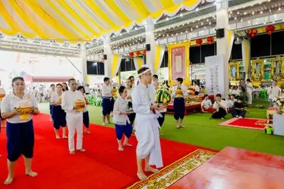 ภาพบรรยากาศพิธีบูชาครู-ครอบครูบูรพาจารย์ วัดจุฬามณี วันพฤหัสบดีที่ ๒๐ สิงหาคม ๒๕๖๙ — ภาพที่ 101