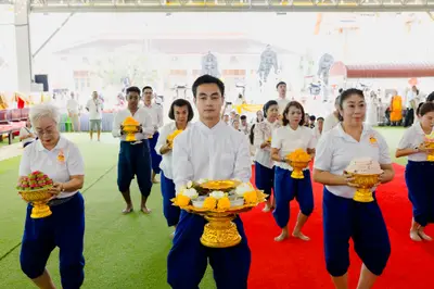 ภาพบรรยากาศพิธีบูชาครู-ครอบครูบูรพาจารย์ วัดจุฬามณี วันพฤหัสบดีที่ ๒๐ สิงหาคม ๒๕๖๙ — ภาพที่ 103