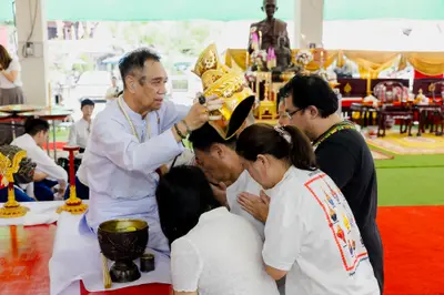 ภาพบรรยากาศพิธีบูชาครู-ครอบครูบูรพาจารย์ วัดจุฬามณี วันพฤหัสบดีที่ ๒๐ สิงหาคม ๒๕๖๙ — ภาพที่ 129