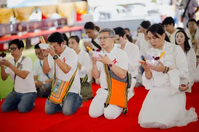 ภาพบรรยากาศพิธีบูชาครู-ครอบครูบูรพาจารย์ วัดจุฬามณี วันพฤหัสบดีที่ ๒๐ สิงหาคม ๒๕๖๙ — ภาพที่ 148