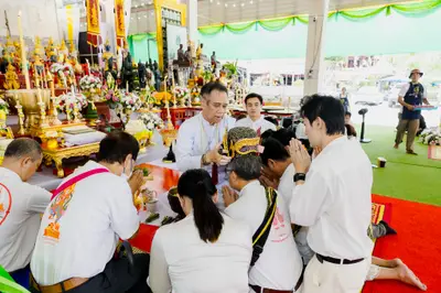 ภาพบรรยากาศพิธีบูชาครู-ครอบครูบูรพาจารย์ วัดจุฬามณี วันพฤหัสบดีที่ ๒๐ สิงหาคม ๒๕๖๙ — ภาพที่ 151