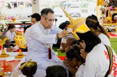 ภาพบรรยากาศพิธีบูชาครู-ครอบครูบูรพาจารย์ วัดจุฬามณี วันพฤหัสบดีที่ ๒๐ สิงหาคม ๒๕๖๙ — ภาพที่ 173