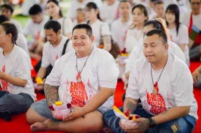 ภาพบรรยากาศพิธีบูชาครู-ครอบครูบูรพาจารย์ วัดจุฬามณี วันพฤหัสบดีที่ ๒๐ สิงหาคม ๒๕๖๙ — ภาพที่ 176
