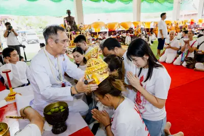 ภาพบรรยากาศพิธีบูชาครู-ครอบครูบูรพาจารย์ วัดจุฬามณี วันพฤหัสบดีที่ ๒๐ สิงหาคม ๒๕๖๙ — ภาพที่ 179