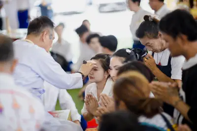 ภาพบรรยากาศพิธีบูชาครู-ครอบครูบูรพาจารย์ วัดจุฬามณี วันพฤหัสบดีที่ ๒๐ สิงหาคม ๒๕๖๙ — ภาพที่ 194
