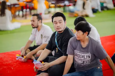 ภาพบรรยากาศพิธีบูชาครู-ครอบครูบูรพาจารย์ วัดจุฬามณี วันพฤหัสบดีที่ ๒๐ สิงหาคม ๒๕๖๙ — ภาพที่ 195