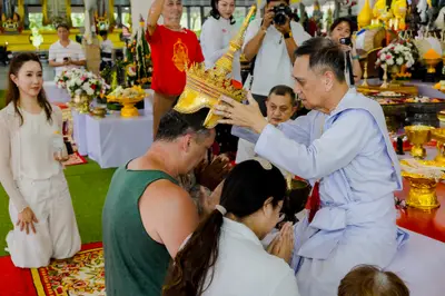 ภาพบรรยากาศพิธีบูชาครู-ครอบครูบูรพาจารย์ วัดจุฬามณี วันพฤหัสบดีที่ ๒๐ สิงหาคม ๒๕๖๙ — ภาพที่ 202