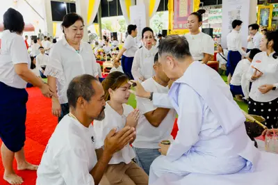 ภาพบรรยากาศพิธีบูชาครู-ครอบครูบูรพาจารย์ วัดจุฬามณี วันพฤหัสบดีที่ ๒๐ สิงหาคม ๒๕๖๙ — ภาพที่ 211