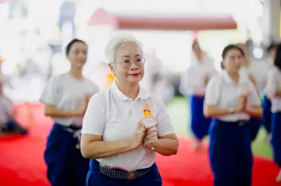 ภาพบรรยากาศพิธีบูชาครู-ครอบครูบูรพาจารย์ วัดจุฬามณี วันพฤหัสบดีที่ ๒๐ สิงหาคม ๒๕๖๙ — ภาพที่ 216