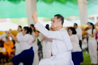 ภาพบรรยากาศพิธีบูชาครู-ครอบครูบูรพาจารย์ วัดจุฬามณี วันพฤหัสบดีที่ ๒๐ สิงหาคม ๒๕๖๙ — ภาพที่ 236
