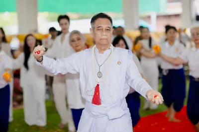 ภาพบรรยากาศพิธีบูชาครู-ครอบครูบูรพาจารย์ วัดจุฬามณี วันพฤหัสบดีที่ ๒๐ สิงหาคม ๒๕๖๙ — ภาพที่ 237