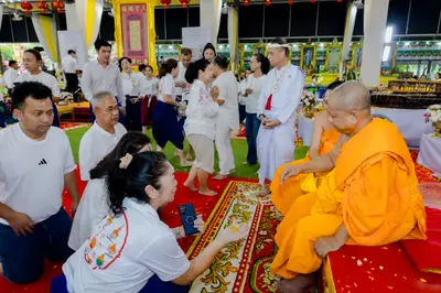 ภาพบรรยากาศพิธีบูชาครู-ครอบครูบูรพาจารย์ วัดจุฬามณี วันพฤหัสบดีที่ ๒๐ สิงหาคม ๒๕๖๙ — ภาพที่ 253