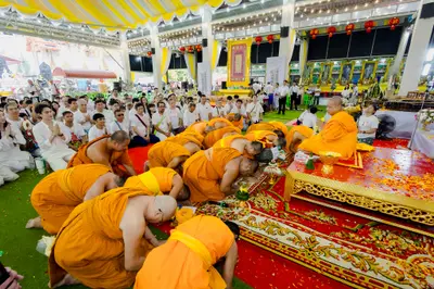 ภาพบรรยากาศพิธีบูชาครู-ครอบครูบูรพาจารย์ วัดจุฬามณี วันพฤหัสบดีที่ ๒๐ สิงหาคม ๒๕๖๙ — ภาพที่ 258
