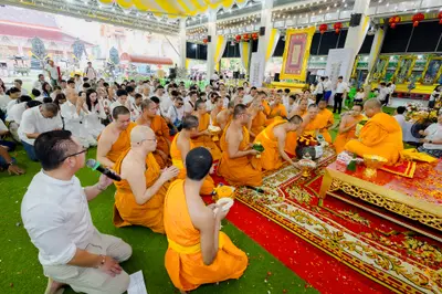 ภาพบรรยากาศพิธีบูชาครู-ครอบครูบูรพาจารย์ วัดจุฬามณี วันพฤหัสบดีที่ ๒๐ สิงหาคม ๒๕๖๙ — ภาพที่ 259