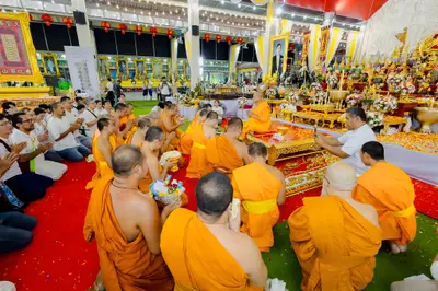 ภาพบรรยากาศพิธีบูชาครู-ครอบครูบูรพาจารย์ วัดจุฬามณี วันพฤหัสบดีที่ ๒๐ สิงหาคม ๒๕๖๙ — ภาพที่ 265