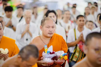 ภาพบรรยากาศพิธีบูชาครู-ครอบครูบูรพาจารย์ วัดจุฬามณี วันพฤหัสบดีที่ ๒๐ สิงหาคม ๒๕๖๙ — ภาพที่ 266