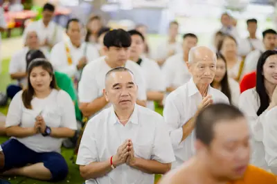 ภาพบรรยากาศพิธีบูชาครู-ครอบครูบูรพาจารย์ วัดจุฬามณี วันพฤหัสบดีที่ ๒๐ สิงหาคม ๒๕๖๙ — ภาพที่ 267