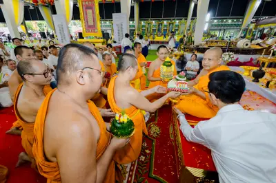 ภาพบรรยากาศพิธีบูชาครู-ครอบครูบูรพาจารย์ วัดจุฬามณี วันพฤหัสบดีที่ ๒๐ สิงหาคม ๒๕๖๙ — ภาพที่ 271