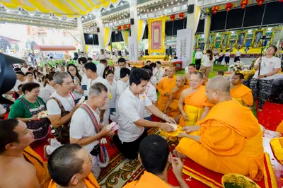 ภาพบรรยากาศพิธีบูชาครู-ครอบครูบูรพาจารย์ วัดจุฬามณี วันพฤหัสบดีที่ ๒๐ สิงหาคม ๒๕๖๙ — ภาพที่ 275