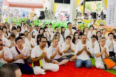 ภาพบรรยากาศพิธีบูชาครู-ครอบครูบูรพาจารย์ วัดจุฬามณี วันพฤหัสบดีที่ ๒๐ สิงหาคม ๒๕๖๙ — ภาพที่ 282