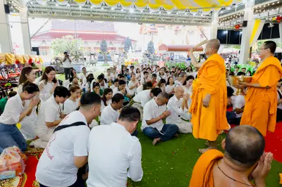 ภาพบรรยากาศพิธีบูชาครู-ครอบครูบูรพาจารย์ วัดจุฬามณี วันพฤหัสบดีที่ ๒๐ สิงหาคม ๒๕๖๙ — ภาพที่ 286