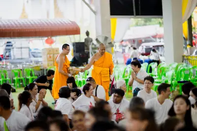 ภาพบรรยากาศพิธีบูชาครู-ครอบครูบูรพาจารย์ วัดจุฬามณี วันพฤหัสบดีที่ ๒๐ สิงหาคม ๒๕๖๙ — ภาพที่ 292