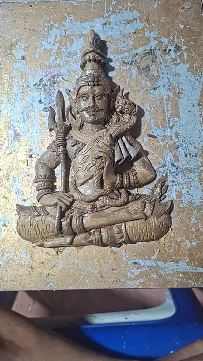 การจัดสร้างระฆังสำริด ๔ เทพ วัดจุฬามณี — ปั้นต้นแบบรูปเทพและซุ้มเรือนแก้ว แล้วถอดแม่พิมพ์ (ภาพที่ 2)