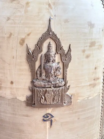 การจัดสร้างระฆังสำริด ๔ เทพ วัดจุฬามณี — หุ่นต้นแบบองค์ระฆังและลวดลายประดับ (ภาพที่ 18)