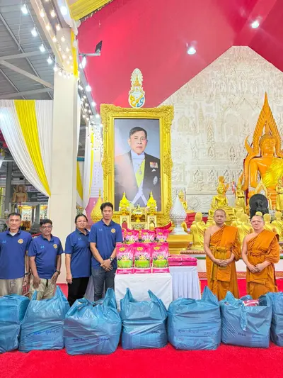 พิธีเจริญพระพุทธมนต์และมอบเครื่องอุปโภคบริโภคแก่ชุมชนวัดจุฬามณี ๘ กันยายน ๒๕๖๙ — มอบเครื่องอุปโภคบริโภคแก่ชาวชุมชน ณ วัดจุฬามณี (ภาพที่ 22)