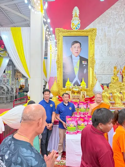 พิธีเจริญพระพุทธมนต์และมอบเครื่องอุปโภคบริโภคแก่ชุมชนวัดจุฬามณี ๘ กันยายน ๒๕๖๙ — มอบเครื่องอุปโภคบริโภคแก่ชาวชุมชน ณ วัดจุฬามณี (ภาพที่ 53)