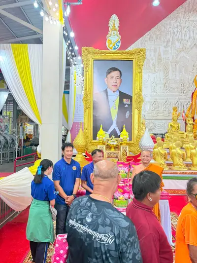 พิธีเจริญพระพุทธมนต์และมอบเครื่องอุปโภคบริโภคแก่ชุมชนวัดจุฬามณี ๘ กันยายน ๒๕๖๙ — มอบเครื่องอุปโภคบริโภคแก่ชาวชุมชน ณ วัดจุฬามณี (ภาพที่ 54)