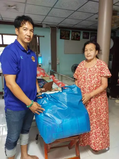 พิธีเจริญพระพุทธมนต์และมอบเครื่องอุปโภคบริโภคแก่ชุมชนวัดจุฬามณี ๘ กันยายน ๒๕๖๙ — นำสิ่งของไปมอบถึงบ้านผู้ป่วยติดเตียงและผู้สูงอายุ (ภาพที่ 68)