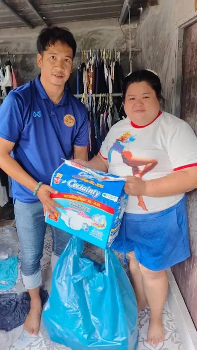 พิธีเจริญพระพุทธมนต์และมอบเครื่องอุปโภคบริโภคแก่ชุมชนวัดจุฬามณี ๘ กันยายน ๒๕๖๙ — นำสิ่งของไปมอบถึงบ้านผู้ป่วยติดเตียงและผู้สูงอายุ (ภาพที่ 70)