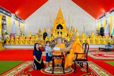 พิธีมอบทุนการศึกษาสงเคราะห์นักเรียน ๑๐๐ ทุน และถุงยังชีพ ๕๐ ถุง ณ ศาลาพระพุทธชินราช วัดจุฬามณี ๓๐ กันยายน ๒๕๖๙
