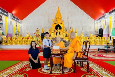 พิธีมอบทุนการศึกษาสงเคราะห์นักเรียน ๑๐๐ ทุน และถุงยังชีพ ๕๐ ถุง ณ ศาลาพระพุทธชินราช วัดจุฬามณี ๓๐ กันยายน ๒๕๖๙