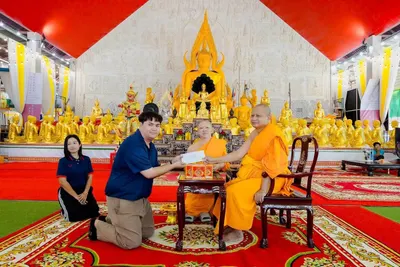 พิธีมอบทุนการศึกษาสงเคราะห์นักเรียน ๑๐๐ ทุน และถุงยังชีพ ๕๐ ถุง ณ ศาลาพระพุทธชินราช วัดจุฬามณี ๓๐ กันยายน ๒๕๖๙
